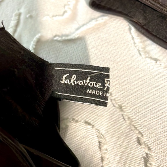 Salvatore Ferragamo size 7 brown lined gloves , hardly worn, soft leather. - Picture 5 of 6